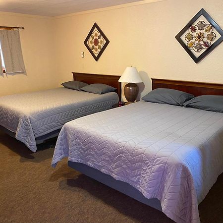 The Willows Motel Wilbur Экстерьер фото